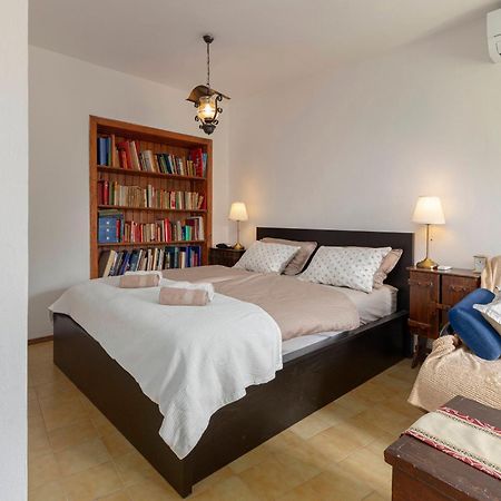 Under The Rock House In Osp With Hot Tub Apartment Ngoại thất bức ảnh