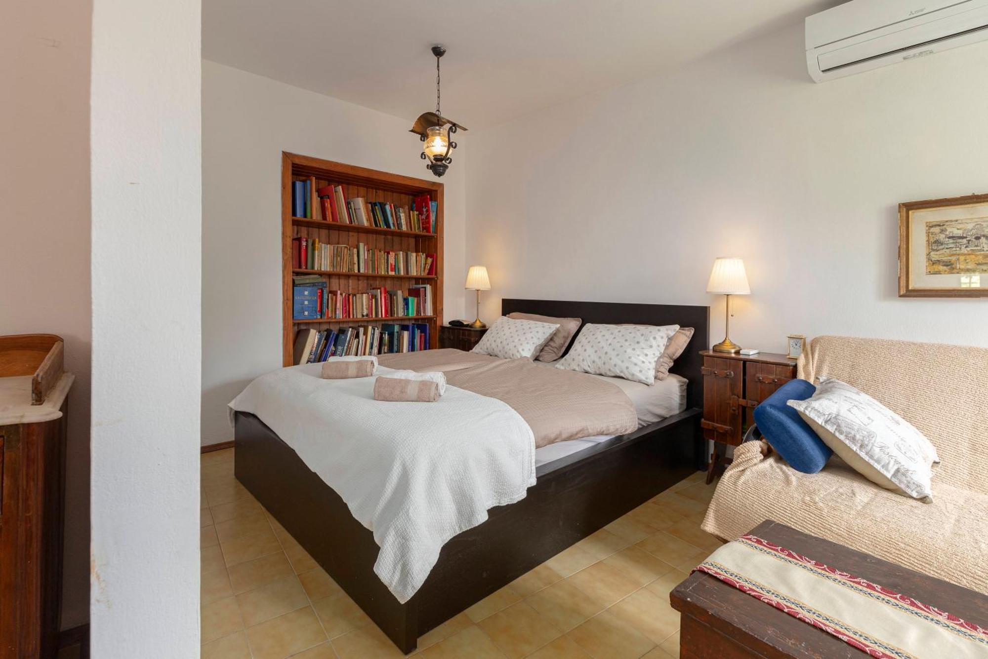 Under The Rock House In Osp With Hot Tub Apartment Ngoại thất bức ảnh